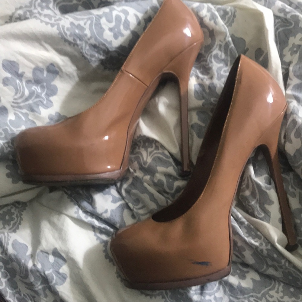 Saint Laurent Nude Tribute Patent Leather Platform